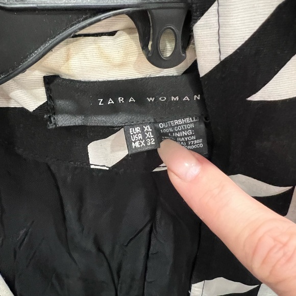 Large herringbone patter Zara trench - Picture 2 of 2